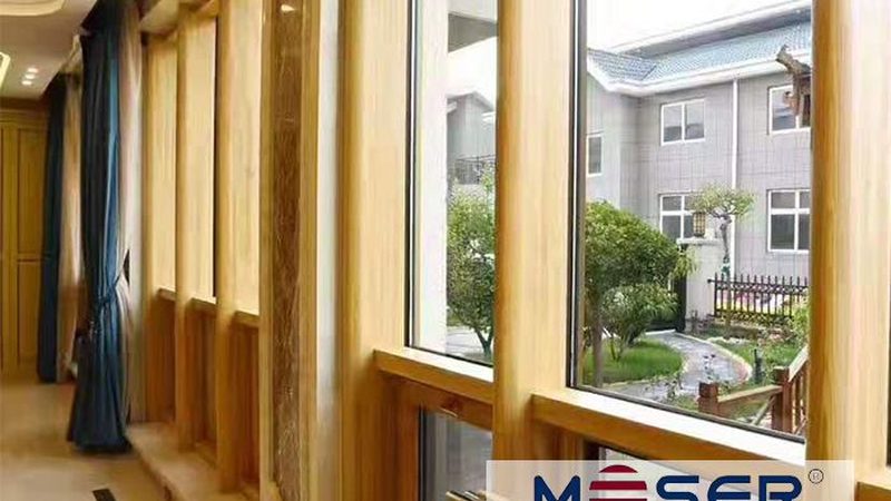 封阳台断桥铝窗纱一体：兼顾美观与实用的智慧选择**